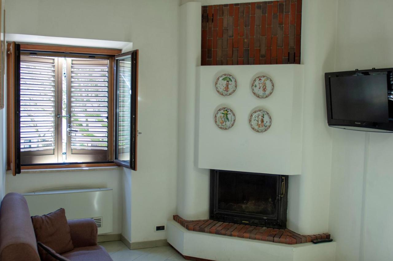 Bed & Breakfast Le Piazze Cori ภายนอก รูปภาพ